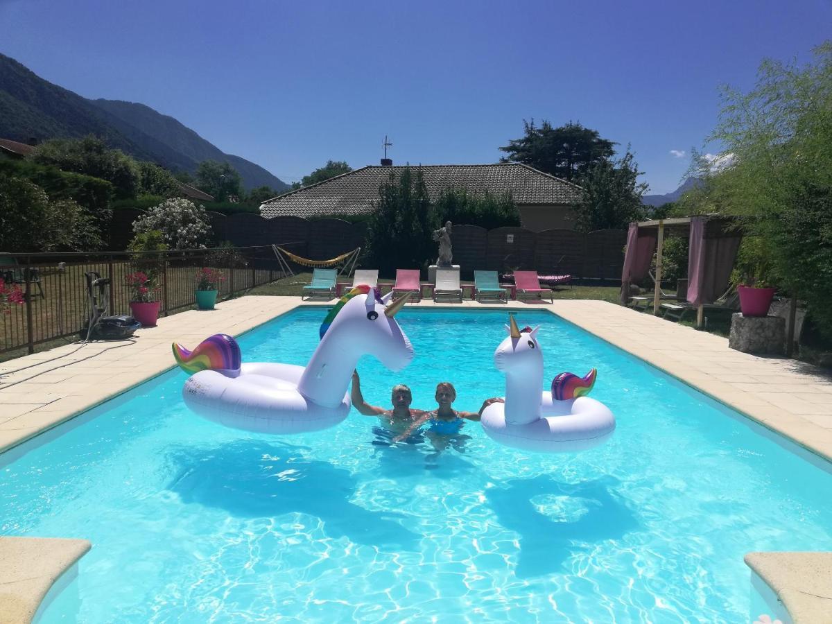 Appartement Lumineux A Voreppe Avec Piscine Exteriör bild