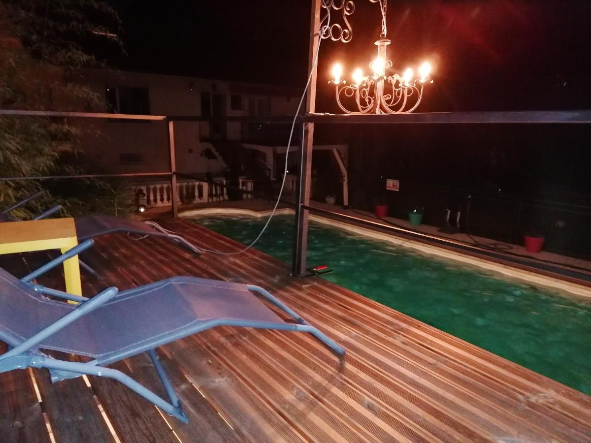 Appartement Lumineux A Voreppe Avec Piscine Exteriör bild